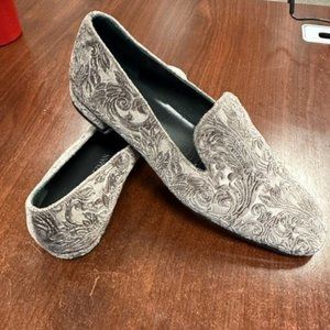 Stuart Weitzman The Arkyflat Velvet Loafer Size 7